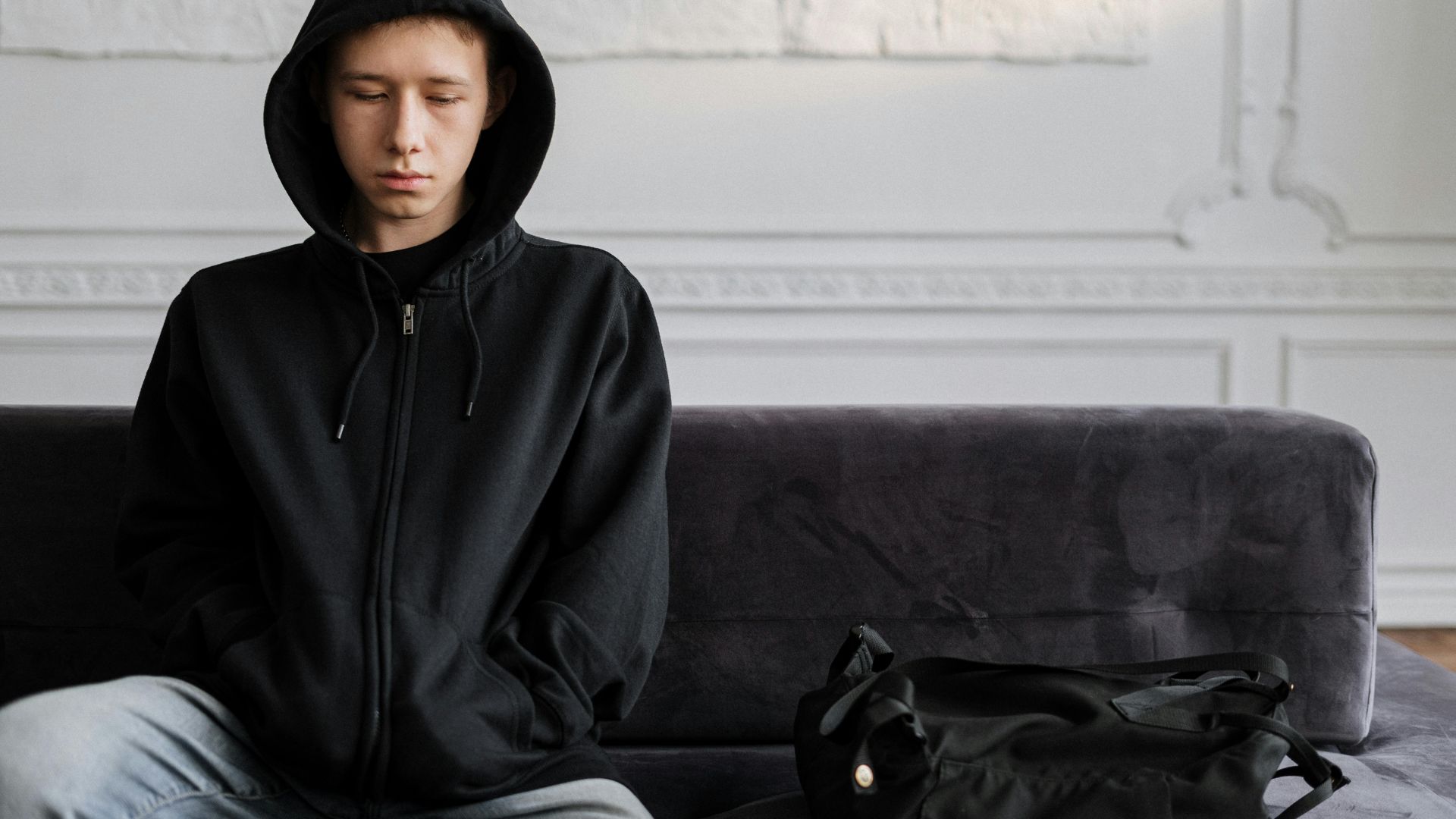 10 Key Signs of Childhood Trauma in Adults 